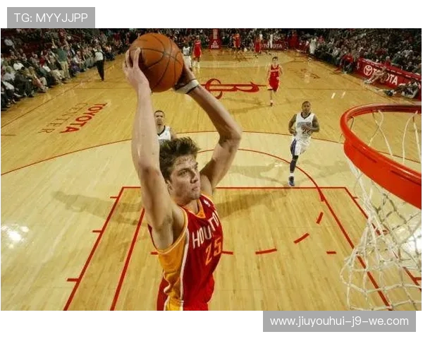 扣篮风暴全场震撼,篮板争夺瞬间定胜负 扣篮风暴全场震撼,篮板争夺瞬间定胜负